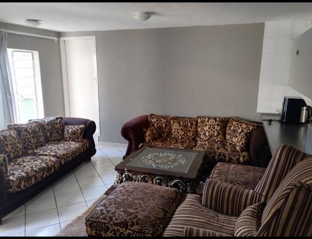3 BEDROOM PROPERTY TO RENT IN CLUBVIEW